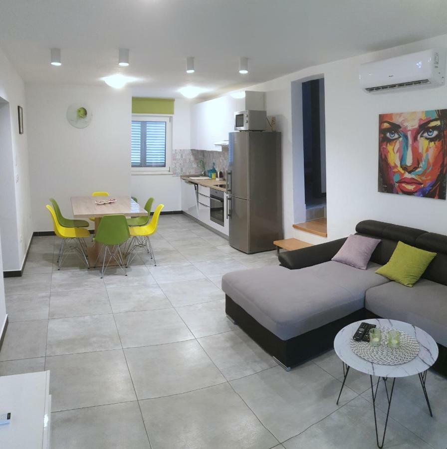 Villa Freya - Vacation House Slatine Exteriér fotografie