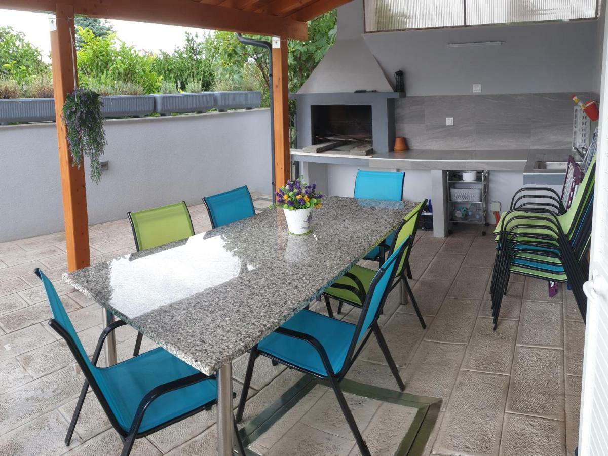 Villa Freya - Vacation House Slatine Exteriér fotografie